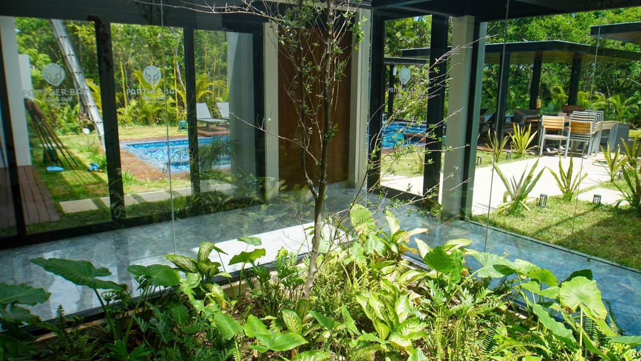 Panther Bay Boutique Hotel アクマル エクステリア 写真