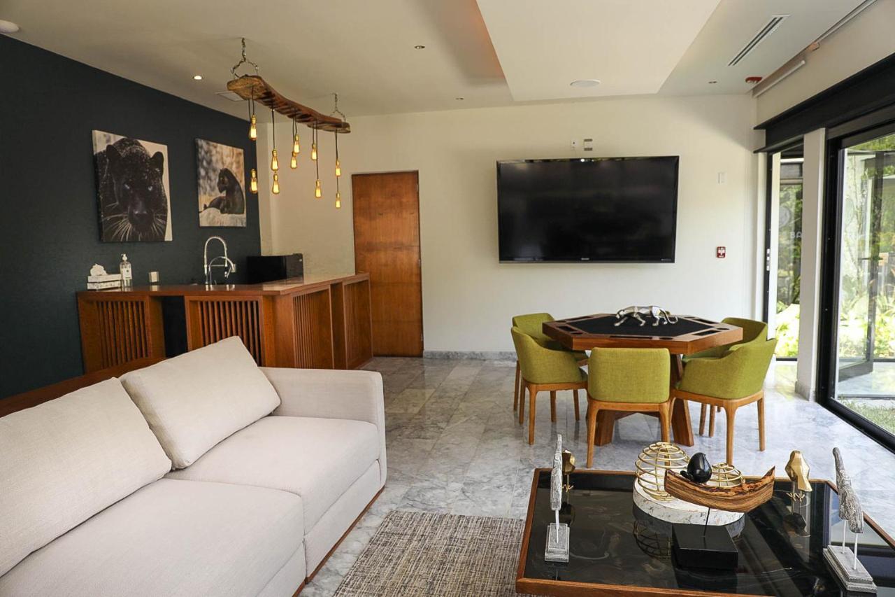 Panther Bay Boutique Hotel アクマル エクステリア 写真