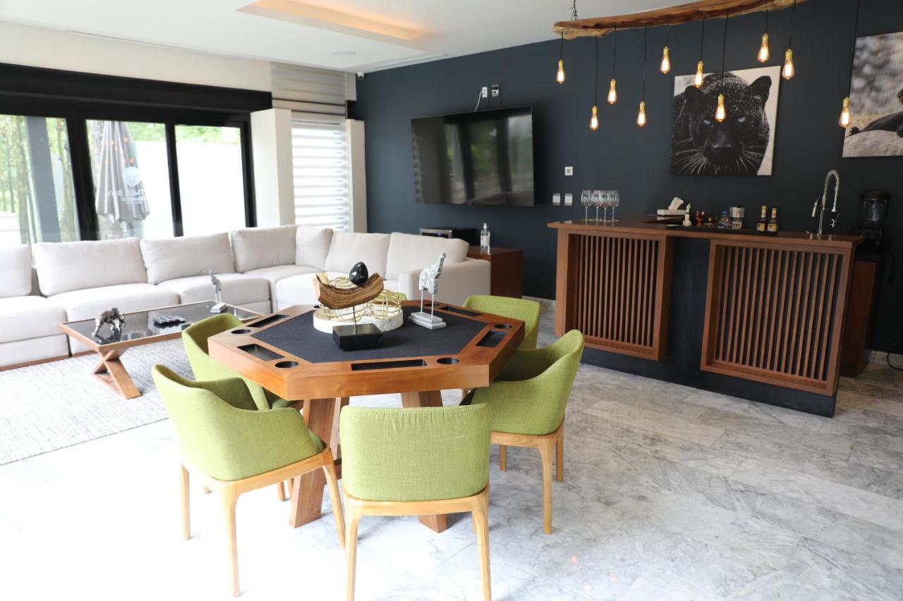 Panther Bay Boutique Hotel アクマル エクステリア 写真
